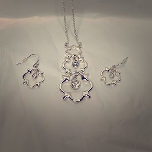 Necklace & earring set